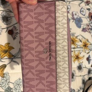 NWOT Michael Kors Mauve and Cream Women's Wallet - Never Used